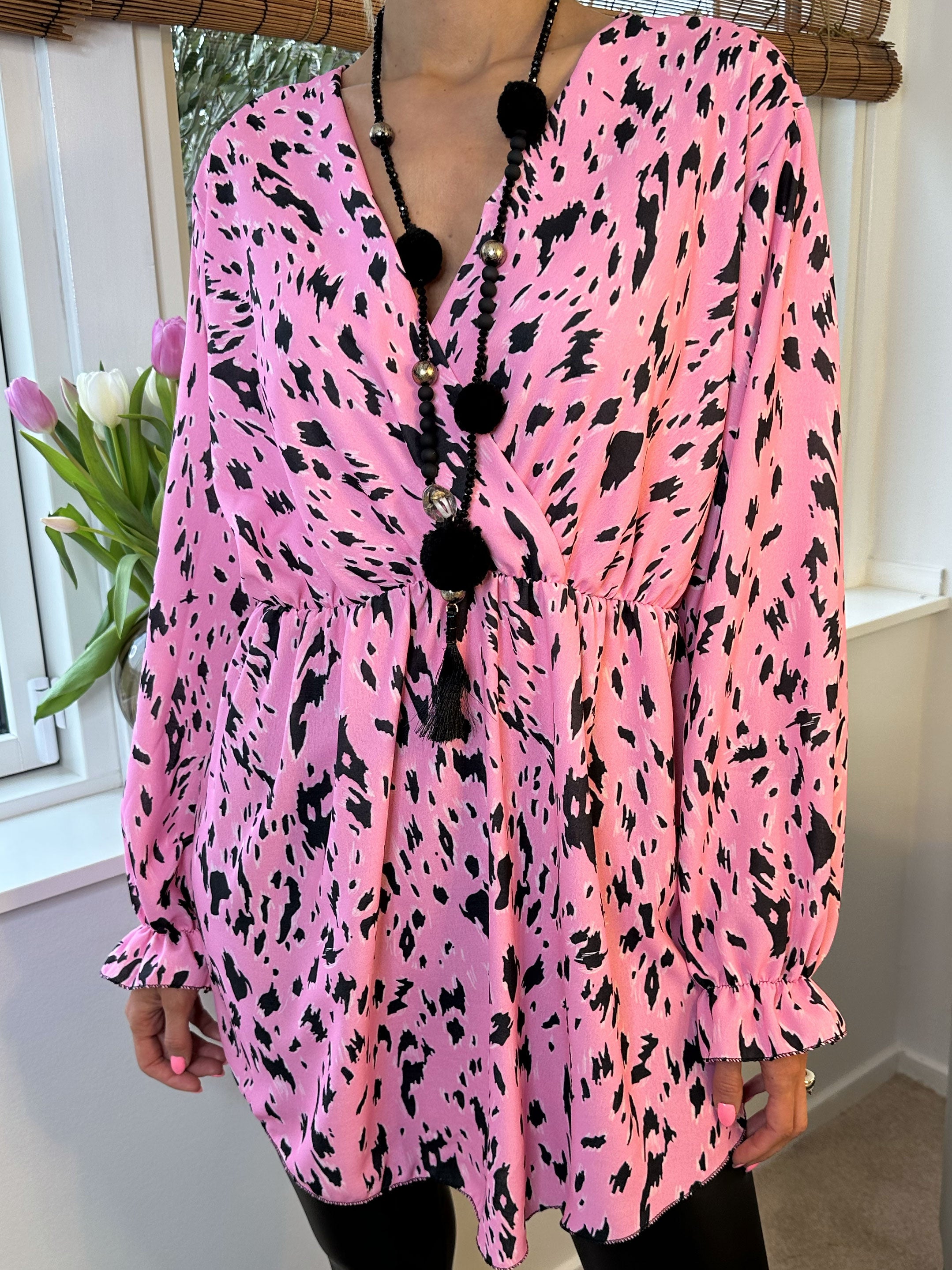 Yda - Sød mønstret bluse med elastik i taljen